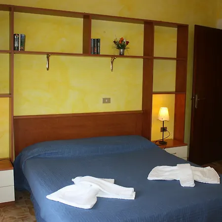 Banana Aparthotel *